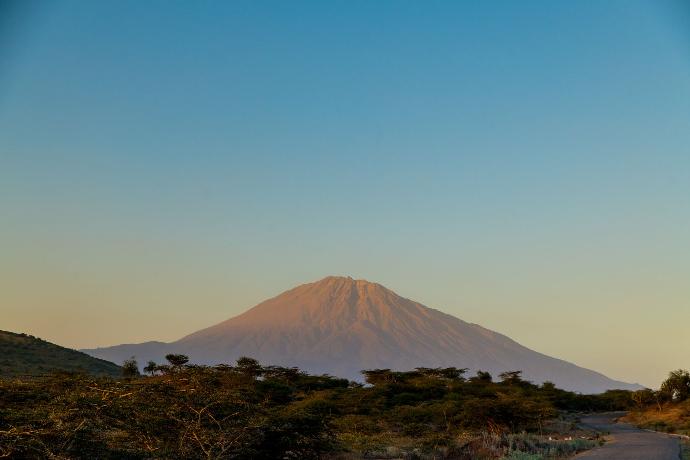 Mount Meru + Safari - Custom Trip - 5-14 days